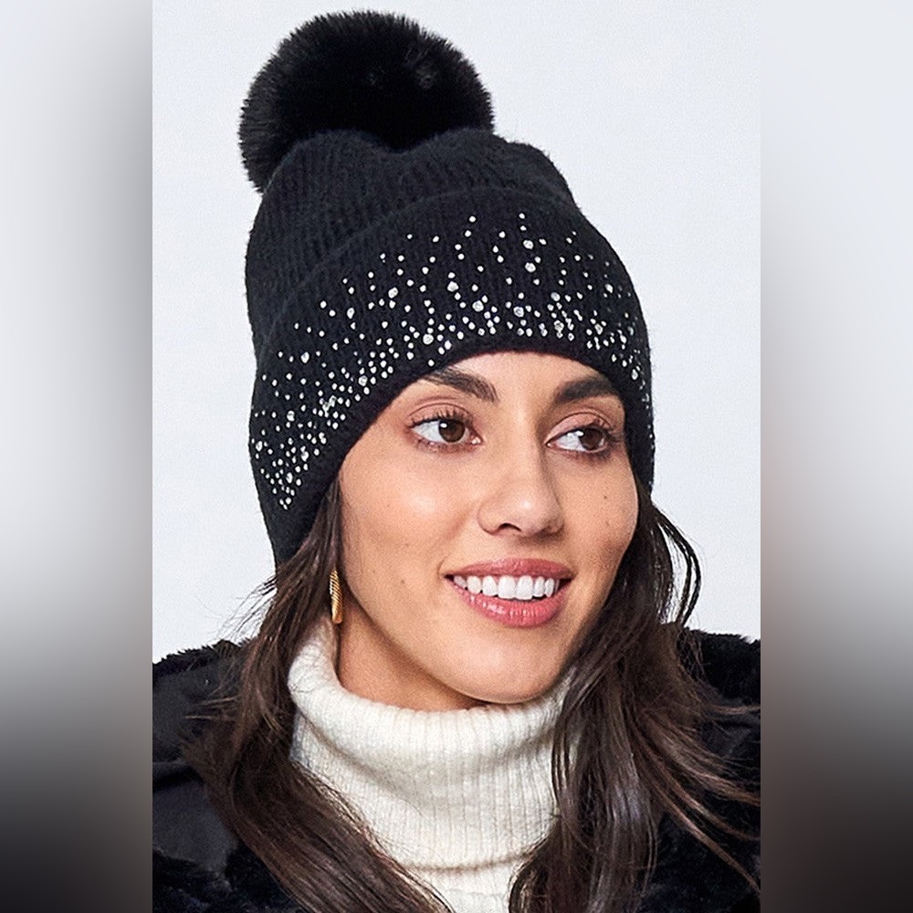 Madden NYC women’s beanie hat with decorative trim and pom-pom. Excellent condi